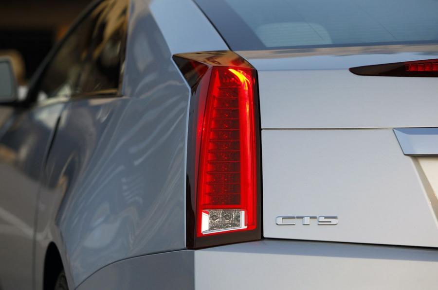 Cadillac CTS Coupe 2011 года  (фото 42 из 128)